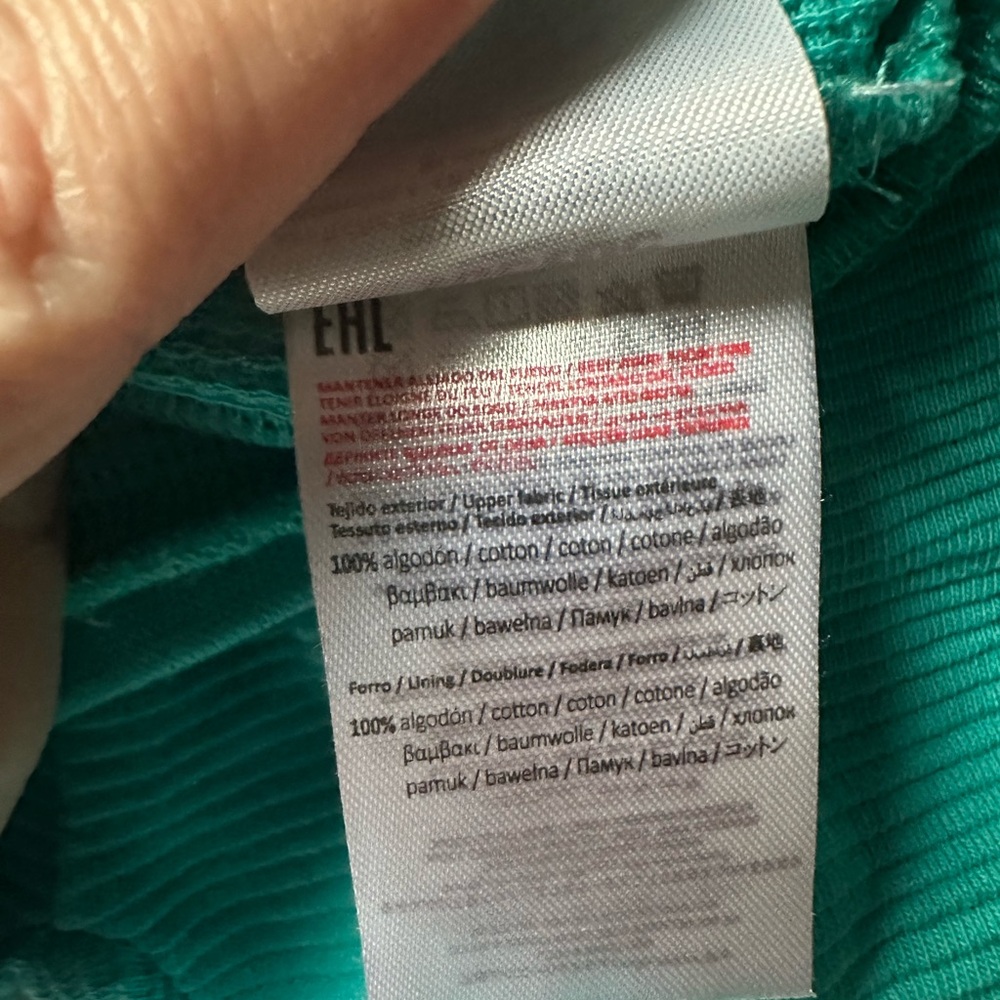 Tracksuit - Matching Set - Picture 4 of 5